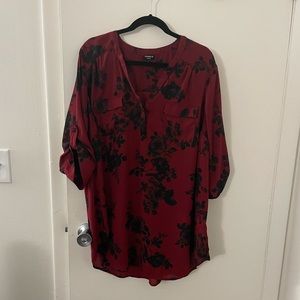 Red w/ black rose Torrid Harper tunic blouse